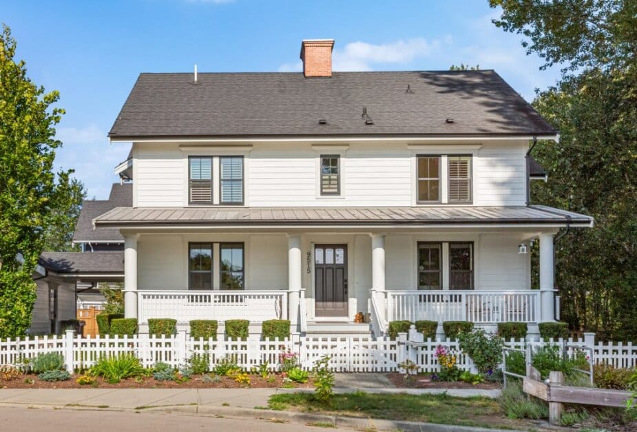 Siding contractors in Fairfield, CT - working with siding planks, panels, shingles