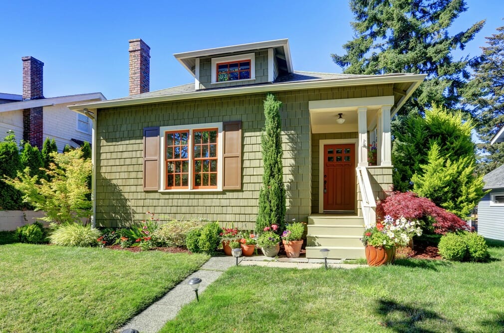 Siding contractors in Nanaimo - working with siding planks, panels, shingles Siding contractors in Nanaimo - working with siding planks, panels, shingles