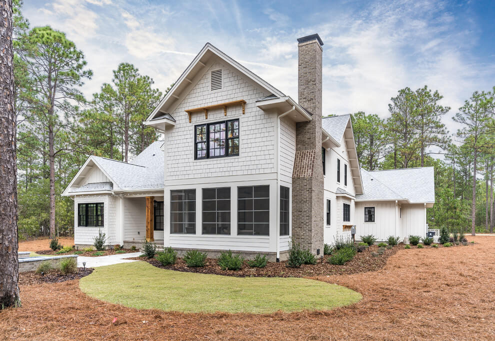 James Hardie Straight Edge Shingles CM from Colourplus Statement collection in Arctic White Exterior home siding (vinyl, hardie, cedar) - installation and replacement cost in Seattle