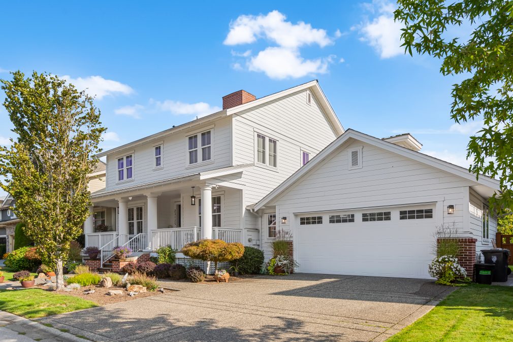 James Hardie Plank Siding Siding contractors in Worcester, MA - working with siding planks, panels, shingles - best price