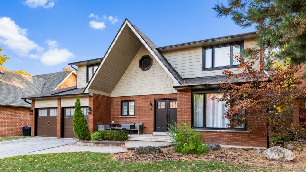 James Hardie Straight Shingles (Aged Pewter) Exterior home siding - installation and replacement cost of James Hardie®, cedar, vinyl siding in Pittsburgh