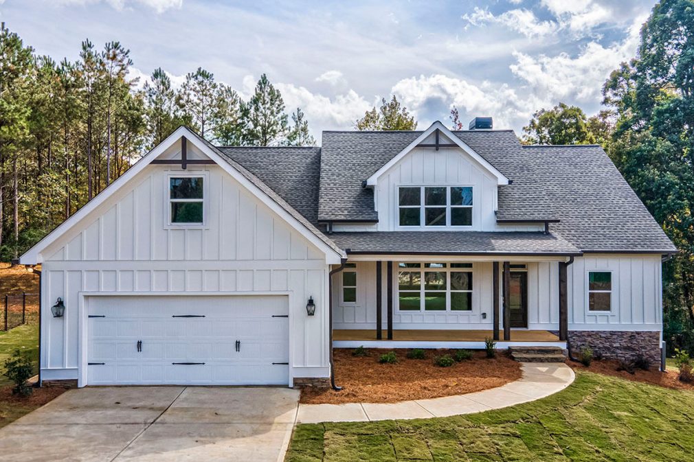 James Hardie Lap and Board&Batten siding in Arctic White Color Top siding installation company in Salt Lake City - lap, board and batten, vertical and horizontal siding installation