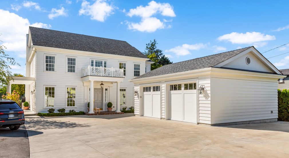 James Hardie Plank Siding Siding contractors in Springfield, MA - working with siding planks, panels, shingles - best price
