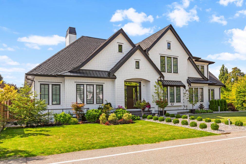 James Hardie® Shingle Siding in Artic White Top siding contractor in Massachusetts - siding repair, full siding replacement and any other siding job