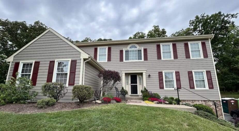 Siding contractors in Washington, Alexandria, McLean area - working with siding planks, panels, shingles