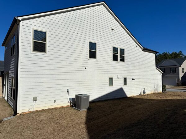 Residential home siding repair project in Atlaanta