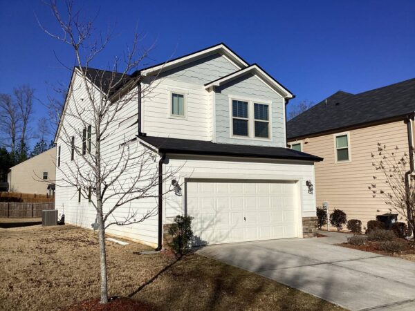 Residential home siding repair project in Atlanta