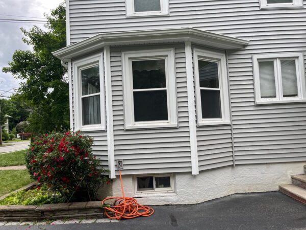 Full House project featuring Certainteed Monogram Double 4 in Sterling Grey