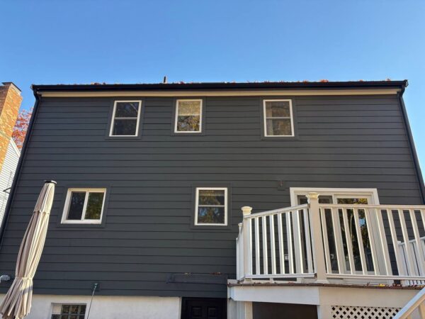 Full House Hardie project featuring Cedarmill clapboard with 7