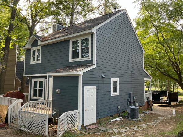 Full house siding renovation from Masonite to Hardie