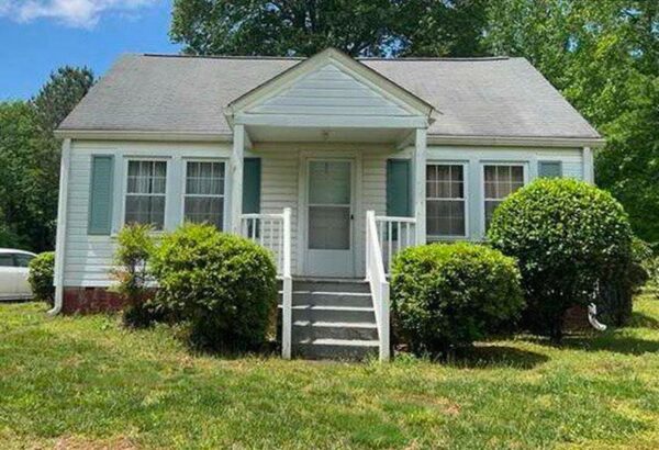 Royal Estate Dutch Lap Blue Grey Vinyl Siding