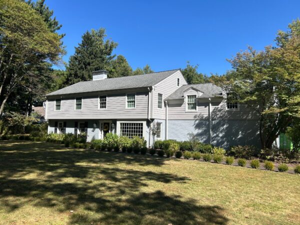 Aluminum Lap Siding to James Hardie in Pearl Gray