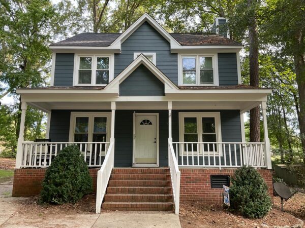 Completed James Hardie siding project