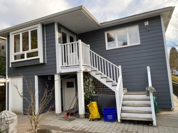 JH Plank 7” reveal CM in Night Gray siding renovation
