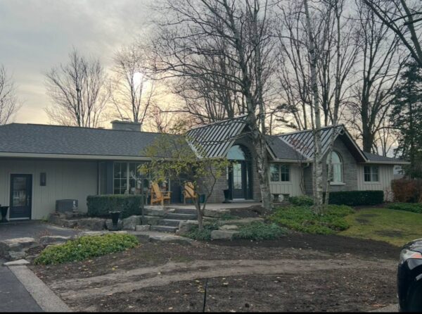 Completed James Hardie B&B siding project