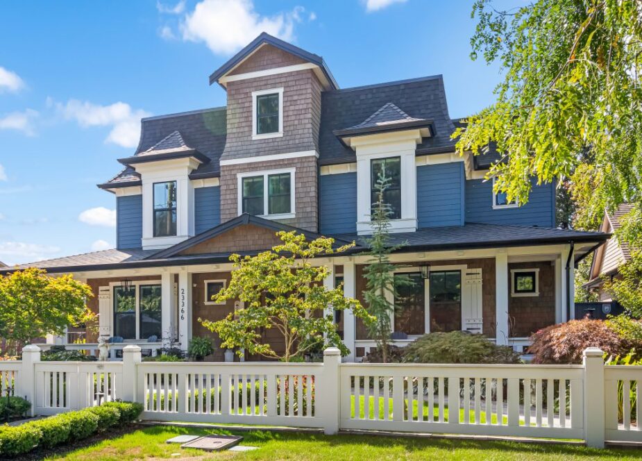 Exterior home siding - installation and replacement cost of James Hardie, cedar, vinyl siding in Long Island, NY