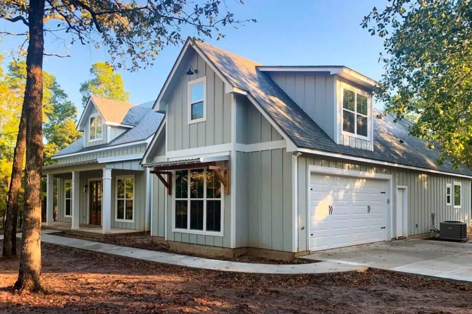 Top siding installation company in Greenville - lap, board and batten, vertical and horizontal siding installation