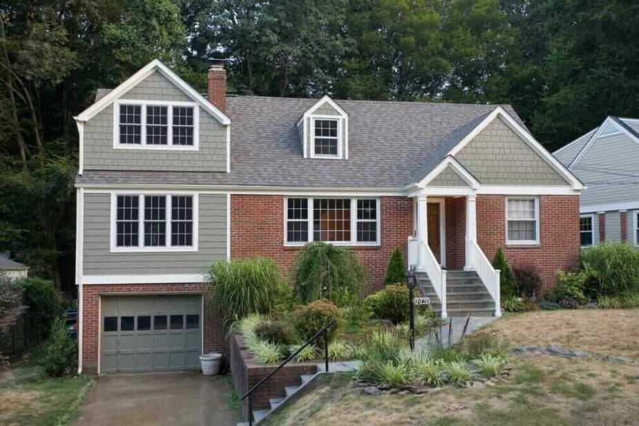 Exterior house siding - installation and replacement cost in Toronto. James Hardie, Cedar, Vinyl siding